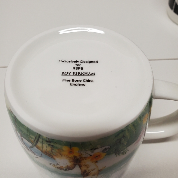 NWOT Fine bone china England. Beautiful bird coffee/tea Mug - Picture 7 of 7